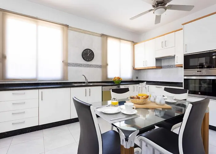 Villa Flores Acantilado de los Gigantes