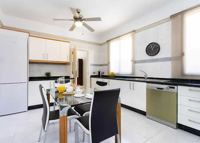 Flores Villa Acantilado de los Gigantes