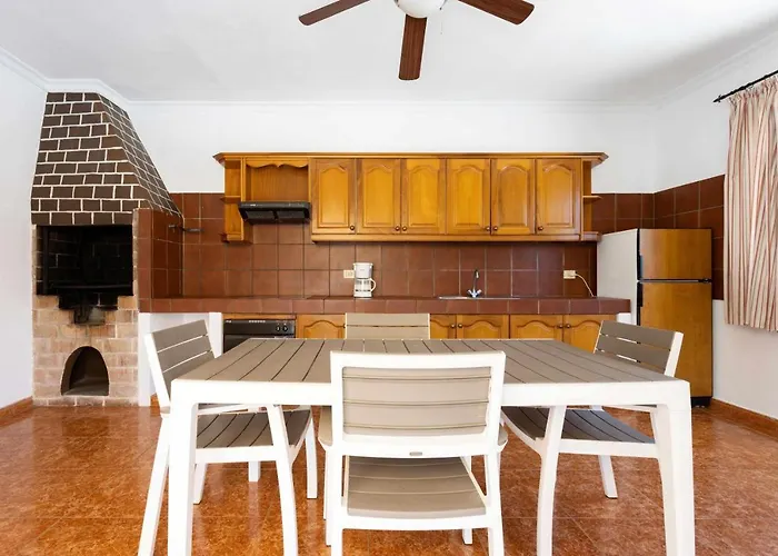 Flores Villa Acantilado de los Gigantes