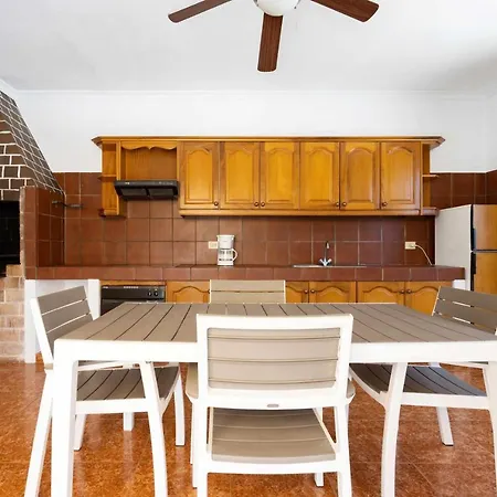 Flores Villa Acantilado de los Gigantes