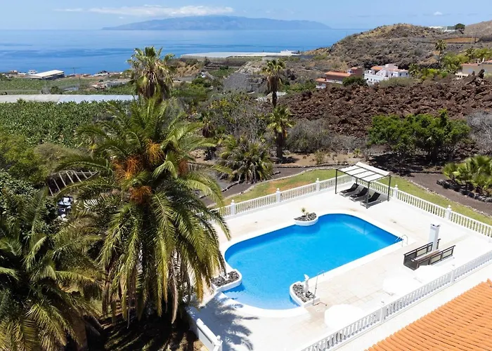 Flores Villa Acantilado de los Gigantes